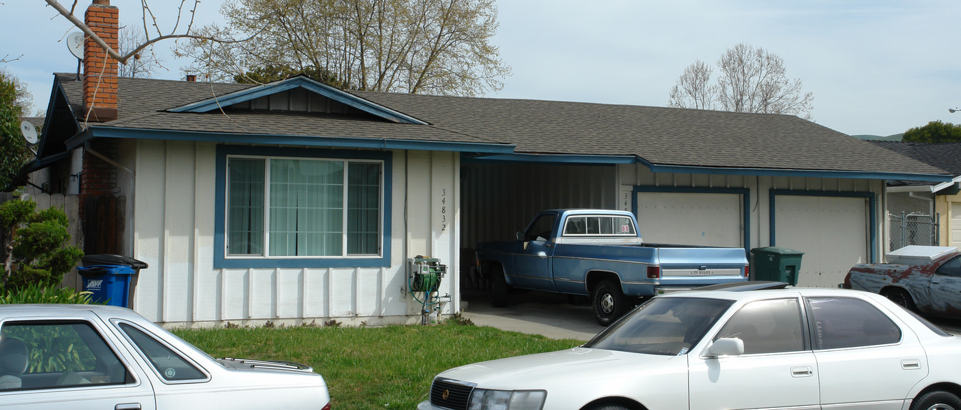 34832-834 Perry Rd in Union City, CA - Building Photo