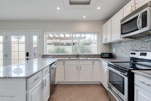 4875 N Granite Reef Rd in Scottsdale, AZ - Building Photo