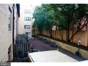 2031 South St in Philadelphia, PA - Foto de edificio - Building Photo