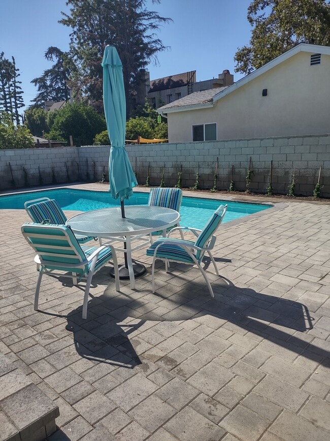 property at 18318 Gresham St