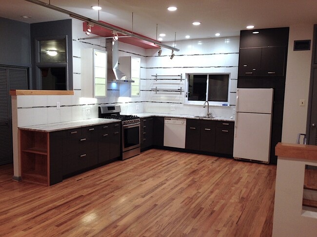 1164 S Darien St, Unit 2nd Flr. in Philadelphia, PA - Building Photo - Building Photo