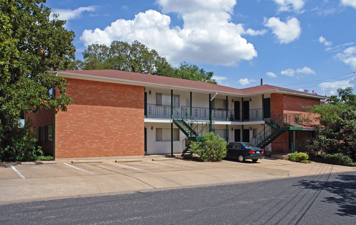 Karen Elaine Apartments in Austin, TX - Building Photo