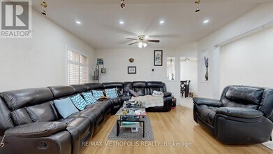 80 Charles Brown Rd in Markham, ON - Building Photo - Building Photo