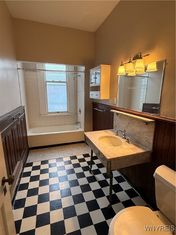 property at 408 Franklin St
