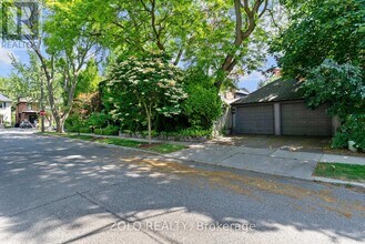 129 Clifton Rd in Toronto, ON - Building Photo - Building Photo
