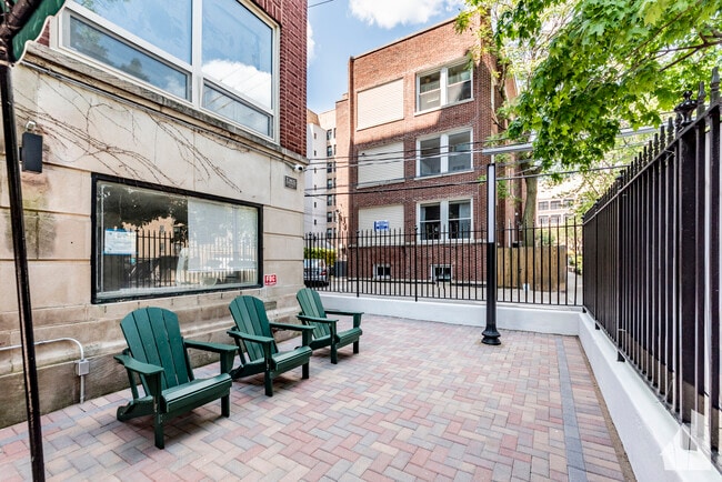 940 W Carmen Ave, Unit 002 in Chicago, IL - Building Photo - Building Photo