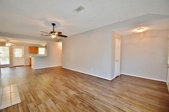 1631 Clear Valley Dr in Houston, TX - Building Photo - Building Photo