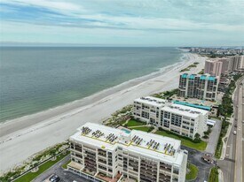 1400 Gulf Blvd in Clearwater, FL - Building Photo