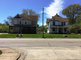 625 E Locust St Apartments