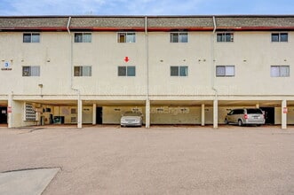 4565 S Lowell Blvd in Denver, CO - Building Photo - Building Photo
