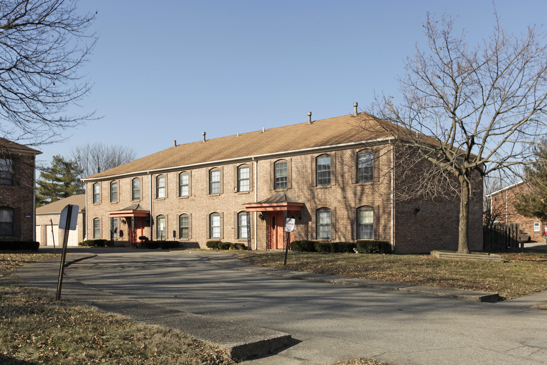 Summerfield Apartments in Louisville, KY - Building Photo