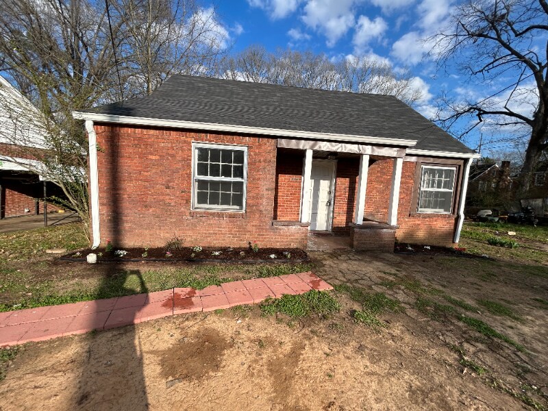 1302 Martin St in Jackson, TN - Building Photo