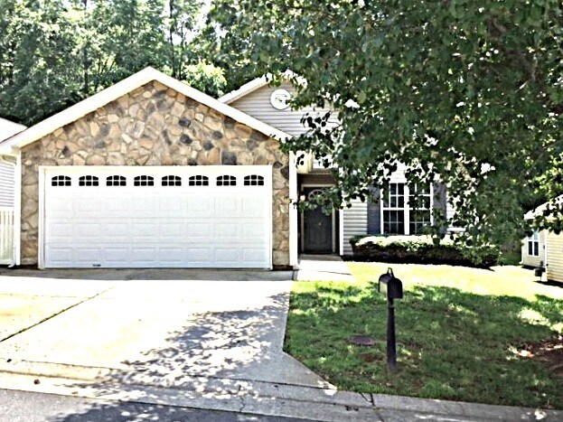 5640 Regent Village Dr in Winston-Salem, NC - Building Photo