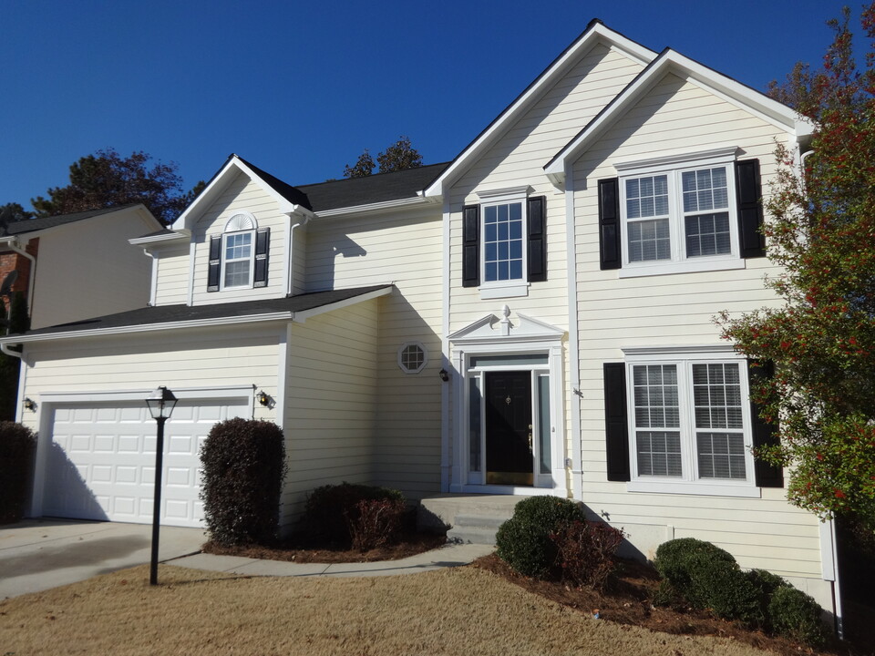 2845 White Blossom Ln in Suwanee, GA - Building Photo