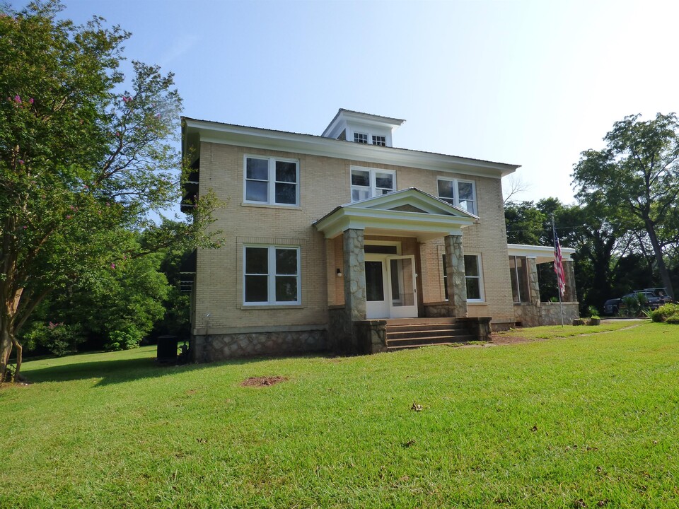 1010 Oglethorpe Ave in Athens, GA - Building Photo