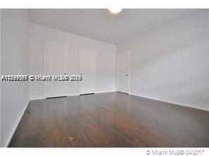 1995 Marseille Dr in Miami Beach, FL - Building Photo