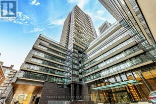 117 Broadway Ave, Unit 817 in Toronto, ON - Building Photo