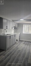 370 Greenbrook Dr in Kitchener, ON - Building Photo - Building Photo