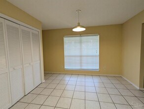 512 Quail Nest Ln in Pensacola, FL - Foto de edificio - Building Photo
