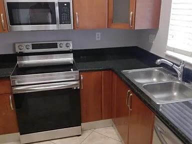 18003 NW 74th Path in Hialeah, FL - Building Photo - Building Photo