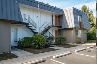 Sun Brook Apartments in Beaverton, OR - Building Photo - Building Photo