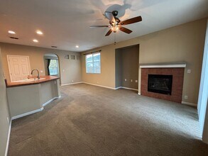 5038 Jurgenson Way in Elk Grove, CA - Building Photo - Building Photo