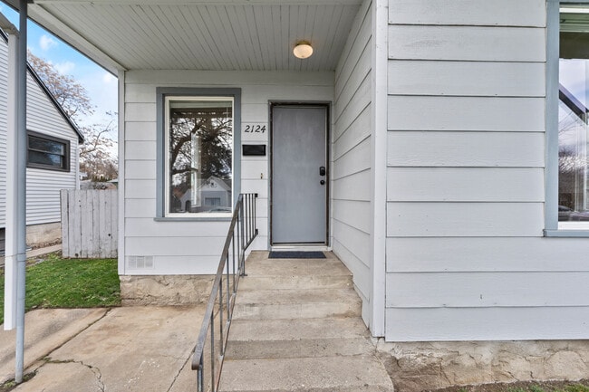 2124 W College Ave in Spokane, WA - Building Photo - Building Photo
