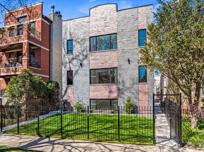 6106 N Hermitage Ave in Chicago, IL - Building Photo - Building Photo