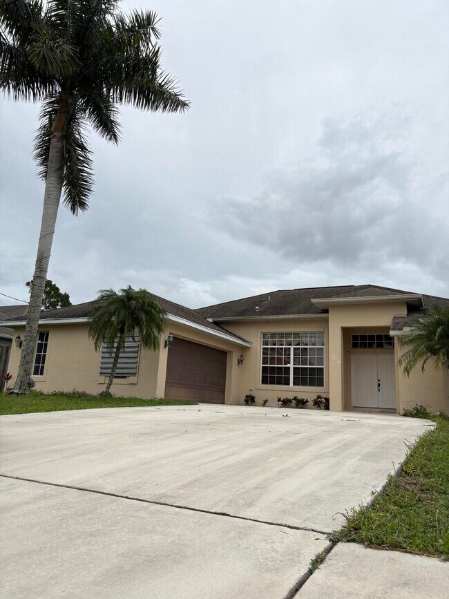 1214 SW Emerald Ave in Port St. Lucie, FL - Building Photo - Building Photo