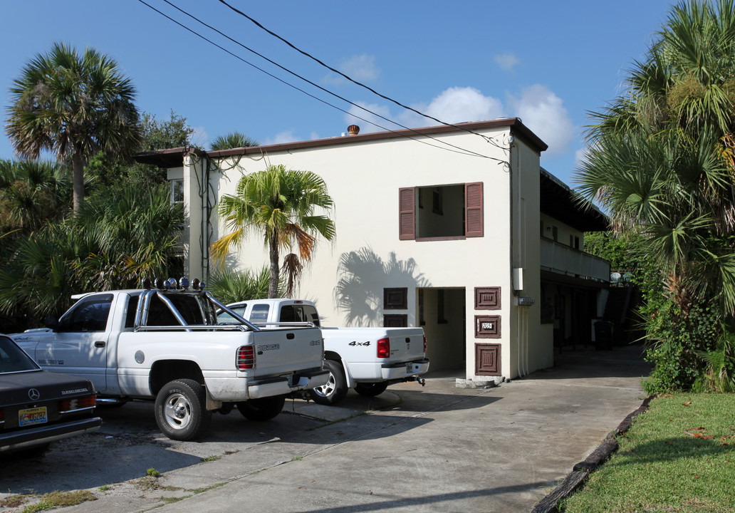 705 N Wild Olive Ave in Daytona Beach, FL - Building Photo