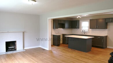 3141 E Barker Cir in Kansas City, KS - Building Photo - Building Photo