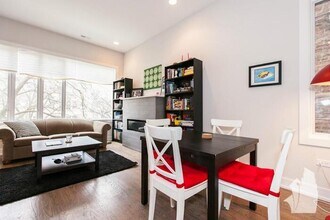 1425 N Leavitt St-Unit -2 in Chicago, IL - Building Photo - Building Photo