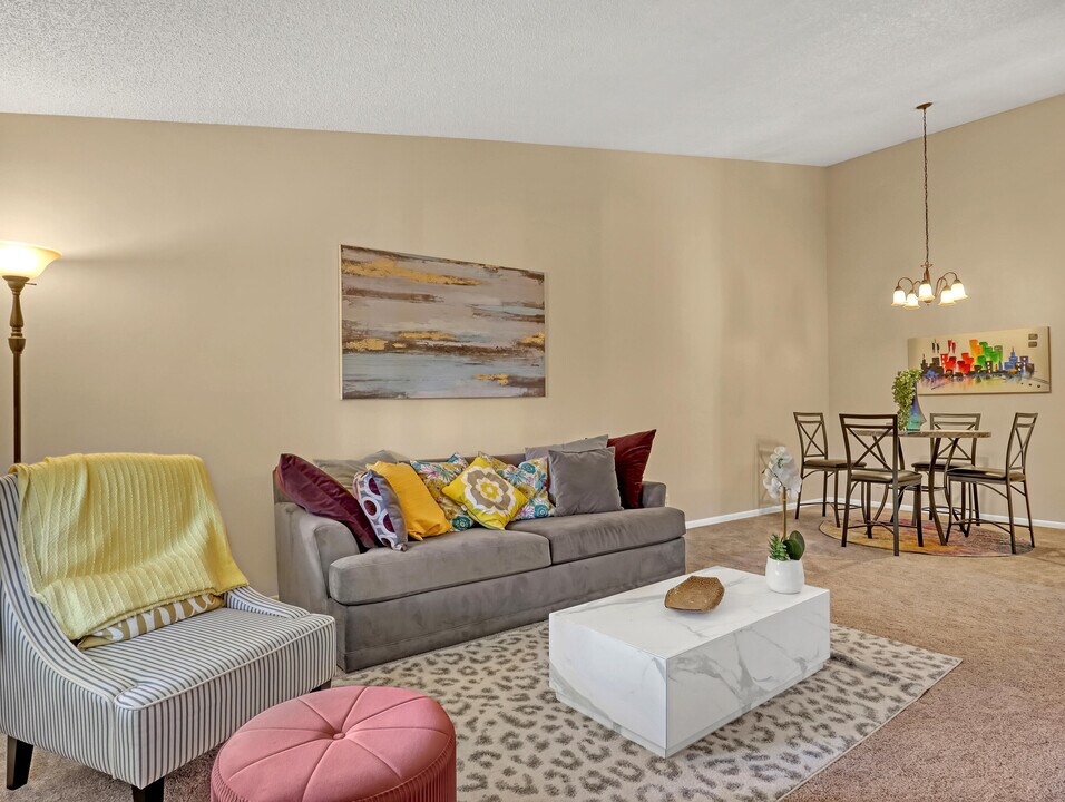 6552 Chasewood Dr in Jupiter, FL - Building Photo