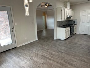 1201 W Douglas St in Pharr, TX - Building Photo - Building Photo