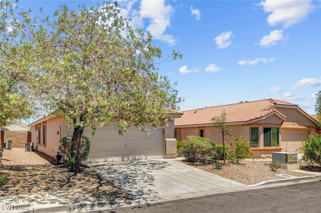 5028 Nardini Ave in Las Vegas, NV - Building Photo - Building Photo