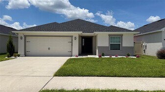 3139 Laurel Oak Ln in Winter Haven, FL - Building Photo