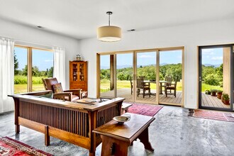 88 Hover Ave in Germantown, NY - Building Photo - Building Photo