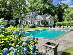 72 Glenville Rd in Greenwich, CT - Building Photo - Building Photo