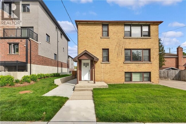 property at 102 Sydney St N