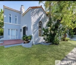 100 NE 43rd St in Miami, FL - Foto de edificio - Building Photo