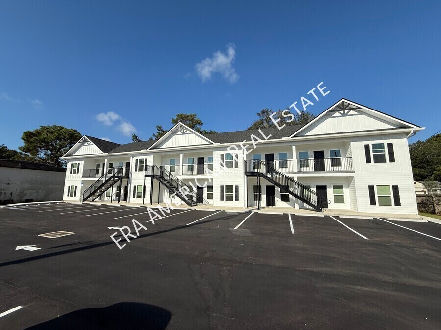 960 Denton Blvd NW in Fort Walton Beach, FL - Building Photo