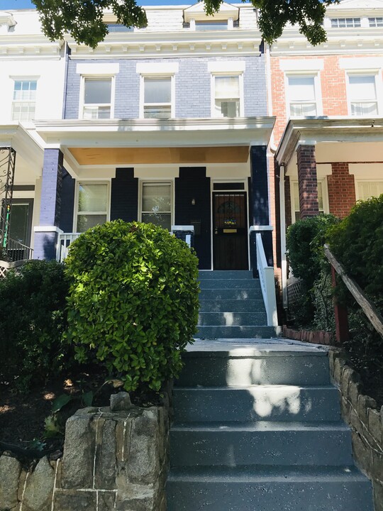 304 Tennessee Ave NE, Unit Capitol Hill Efficiency in Washington, DC - Building Photo