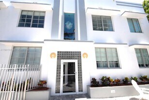 526 15th St in Miami Beach, FL - Building Photo