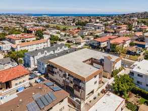 966 West 11th Street in San Pedro, CA - Building Photo - Building Photo