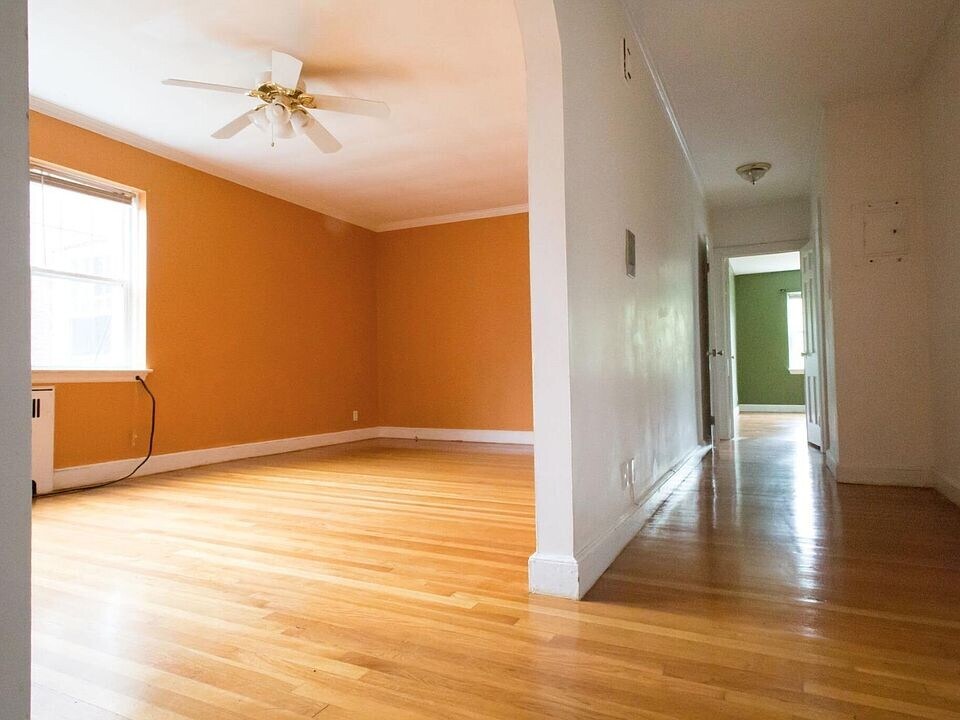 19A Fairbanks St, Unit 12 in Brookline, MA - Building Photo
