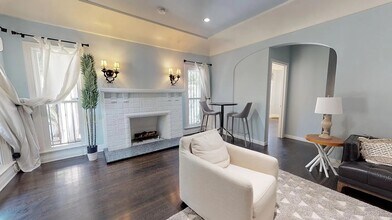 216 S Orange Dr in Los Angeles, CA - Building Photo - Building Photo