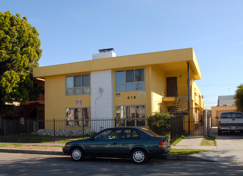 618 S Walnut Ave in Inglewood, CA - Foto de edificio