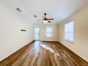 5853 Bilek Dr in Pensacola, FL - Building Photo - Building Photo