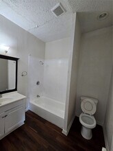 3265 W Camp Wisdom Rd, Unit 103 in Dallas, TX - Building Photo - Building Photo