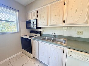 2451 8th St in Sarasota, FL - Building Photo - Building Photo